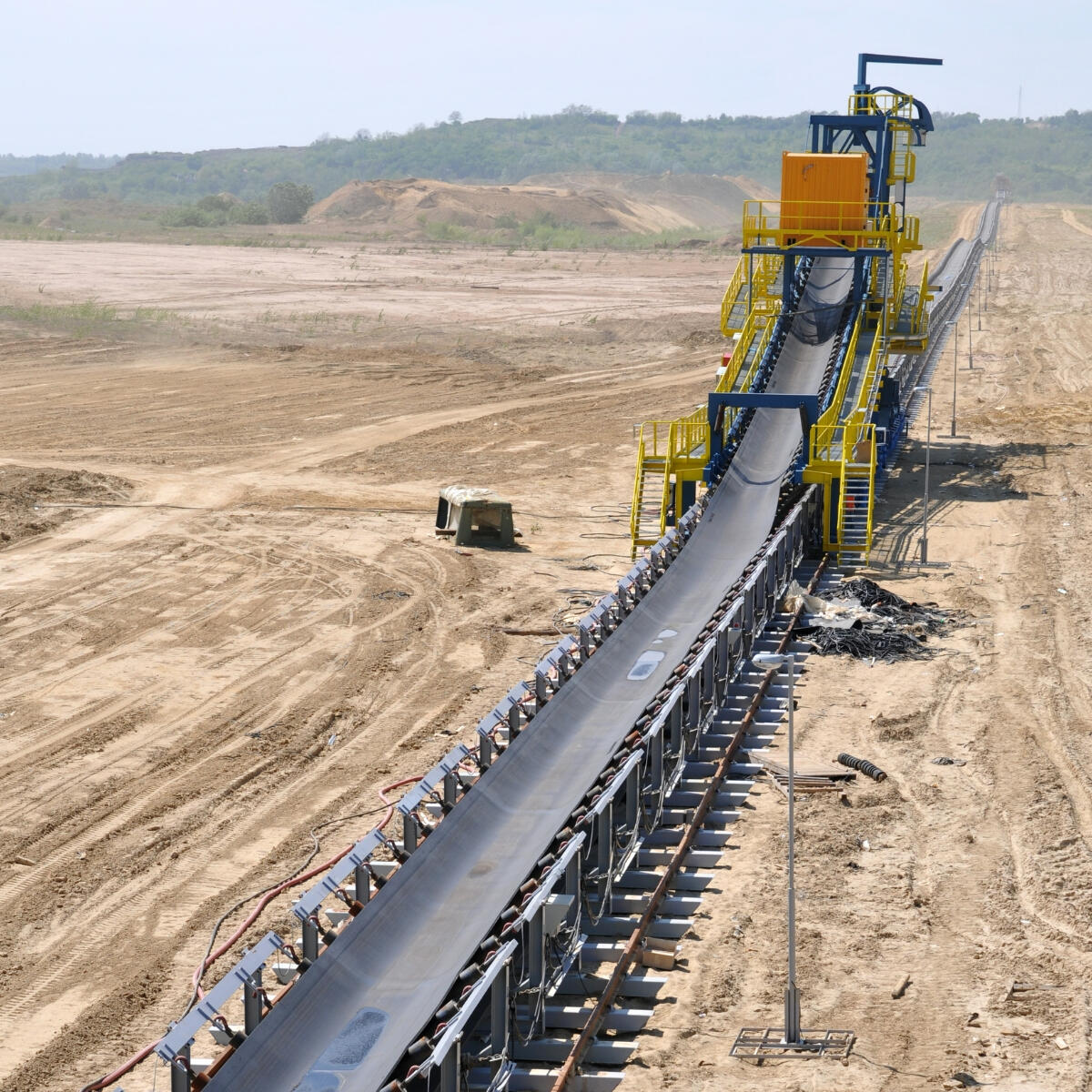 Fabrikasi dan Konstruksi Sistem Conveyor